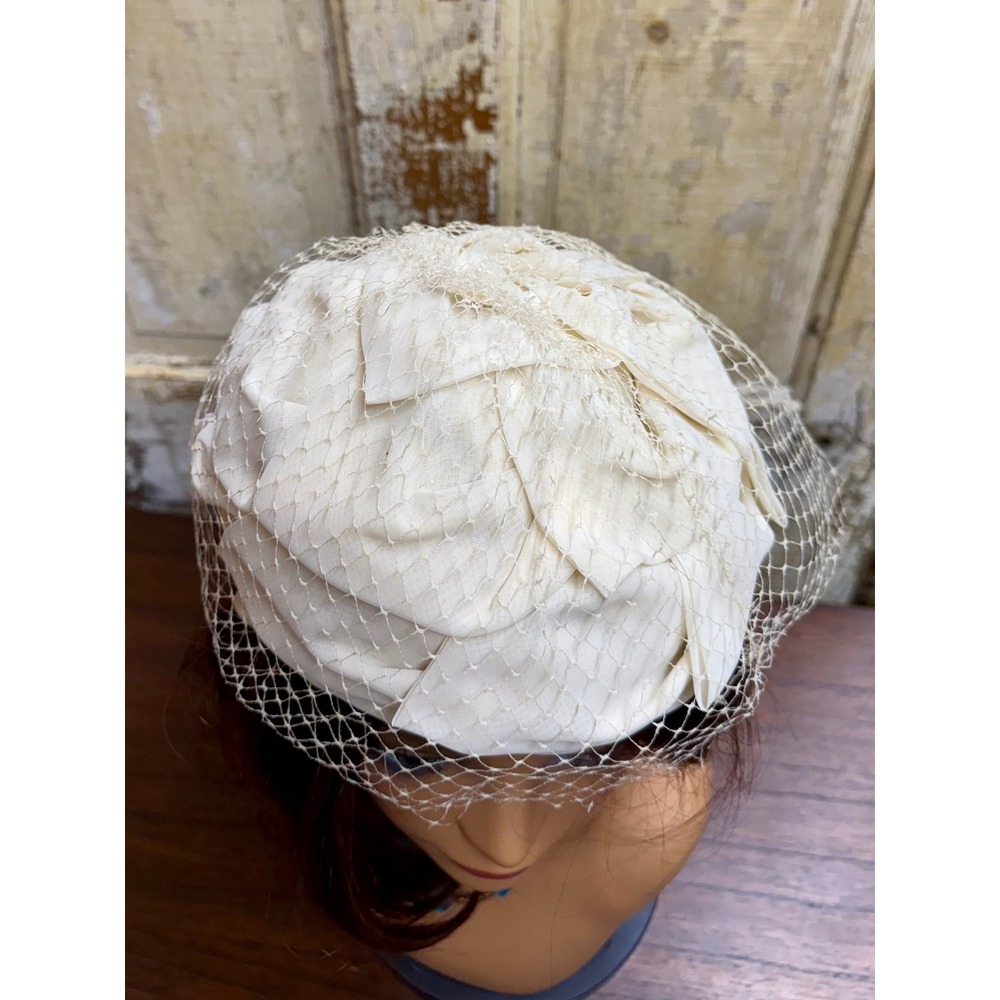 Vintage Ivory Satin Pillbox Hat with Veil Bridal Special Occasion - Picture 11 of 17